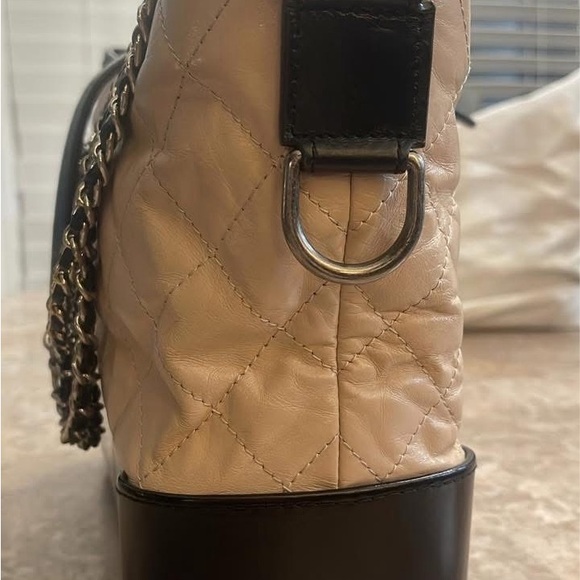 Medium Gabrielle Chanel - Picture 5 of 7